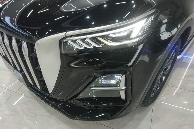 Used Hongqi HS5 2025 2.0T Two-Wheel Drive Flagship Pro Edition
