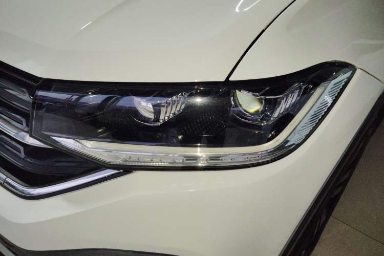 Used Volkswagen Tacqua 2021 200TSI DSG JoyConnect Edition