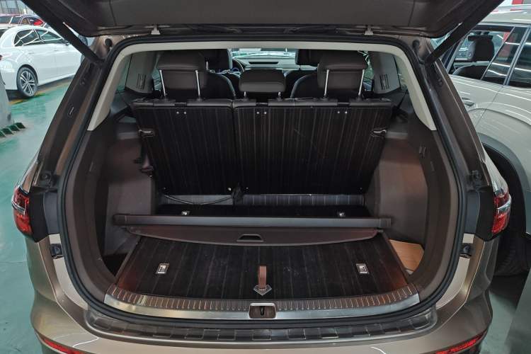 Used Volkswagen Viloran 2020 380TSI Prestige Edition
