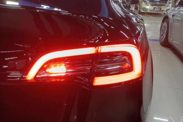 Used Tesla Model Y 2022 Rear-Wheel-Drive Version
