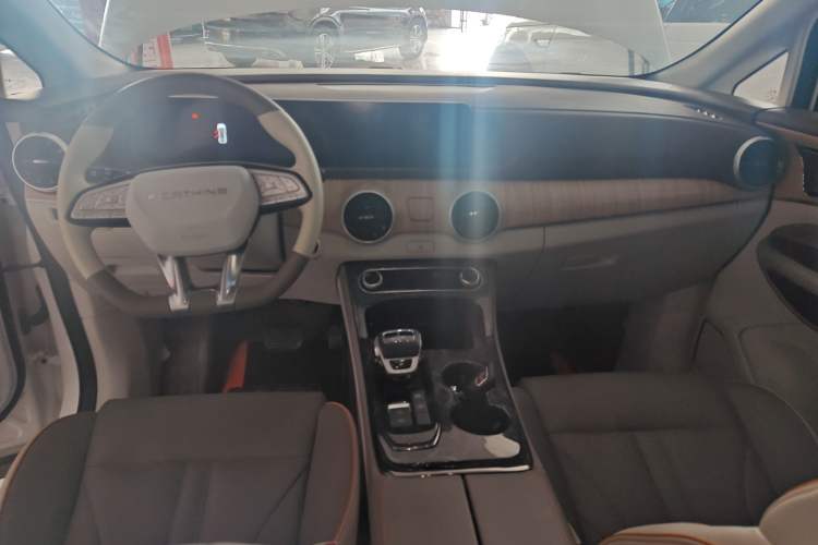 Used FORTHING Yacht 2024 1.5T DCT Guanhai Edition
