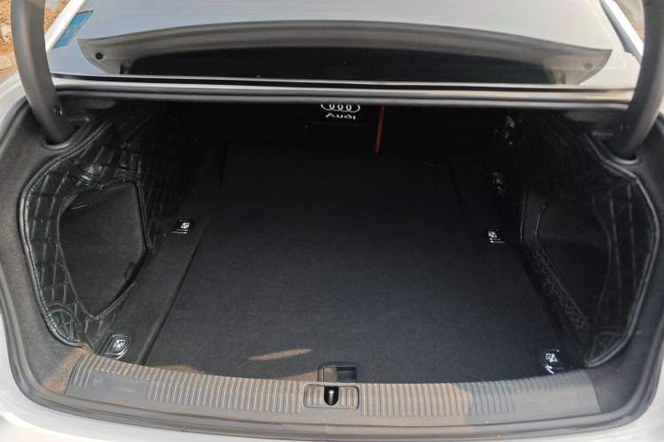 Used Audi A4L 2018 30th Anniversary Edition 40 TFSI Trendy Model
