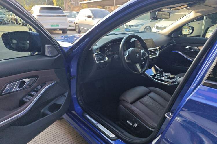 Used BMW 3 Series 2022 Restyled 320Li M Sport Package
