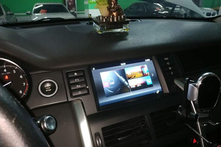 Used Land Rover Discovery Sport 2018 240 PS SE Version