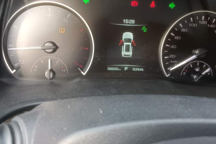 Used Wey VV5 2021 1.5T Two-Wheel Drive Color Pioneer
