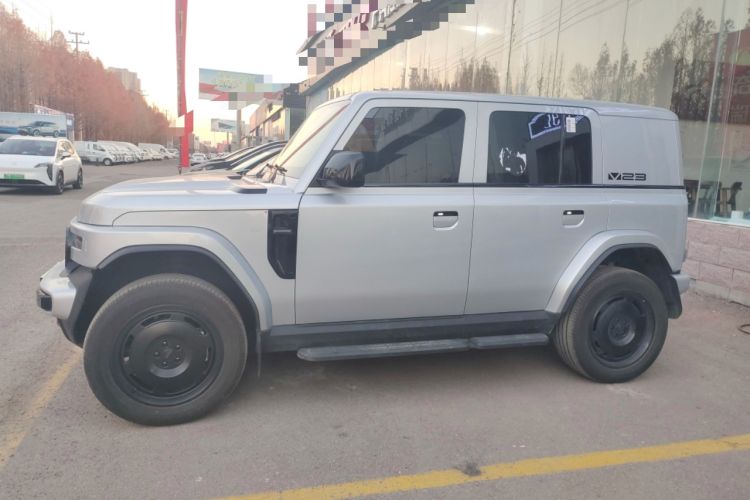 Used  V23 2025 401 Two-Wheel Drive Advanced Edition
