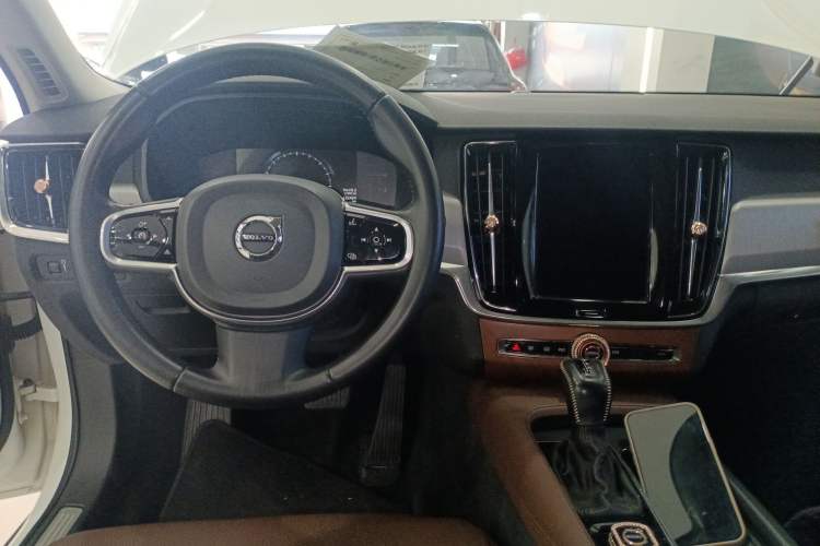 Used Volvo S90 2018 T4 Zhiyi Edition