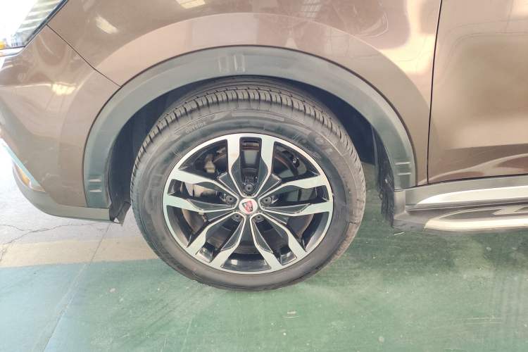 Used Roewe RX5 2016 20T Two-Wheel Drive Automatic Internet Smart Edition
