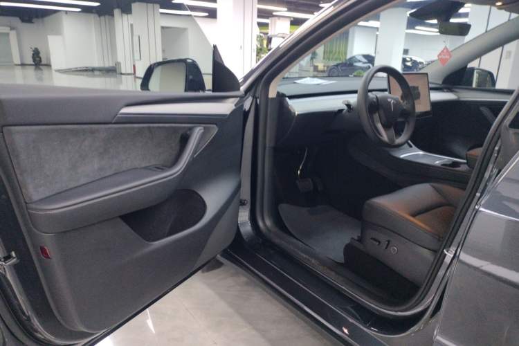 Used Tesla Model Y 2024 Rear-Wheel-Drive Version
