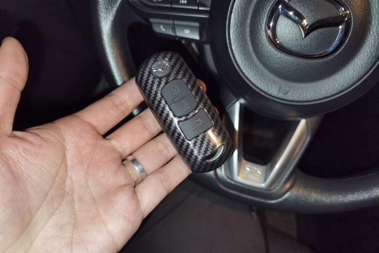 Used Mazda Mazda 3 Axela 2017 Sedan 1.5L Automatic Luxury Model China VI Standard