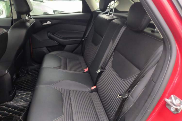 Used Ford Focus 2015 Hatchback 1.6L Automatic Fashion Edition