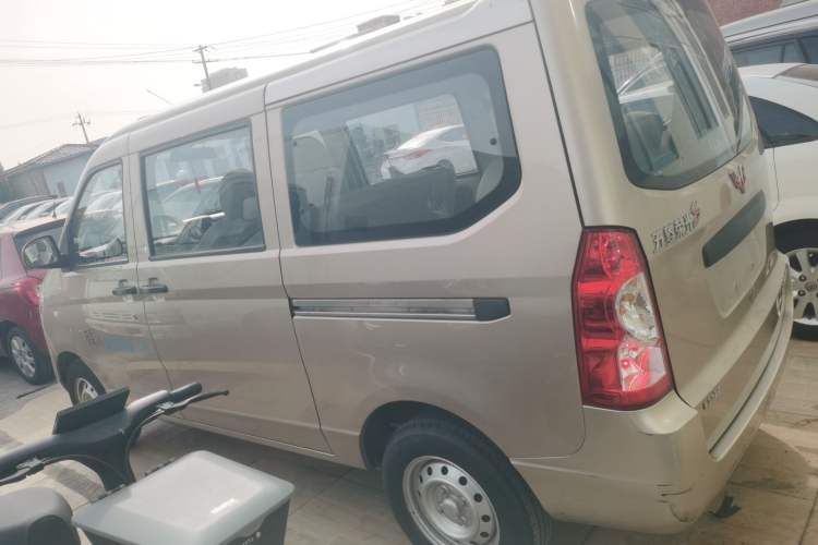 Used Wuling Rongguang S 2021 1.2L Base Model 7-Seater LSI