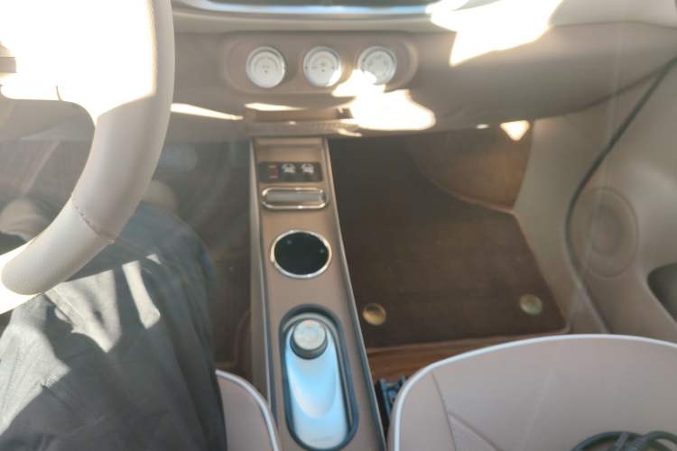 Used Wuling Hongguang MINIEV 2025 Four-Door Version Advanced Edition
