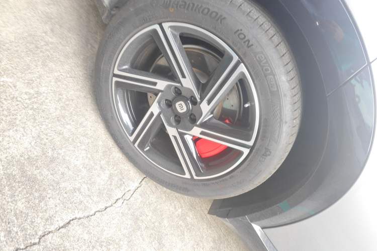 Used  YU7 2025 Ultra-Long Range High-Performance All-Wheel-Drive Max Edition