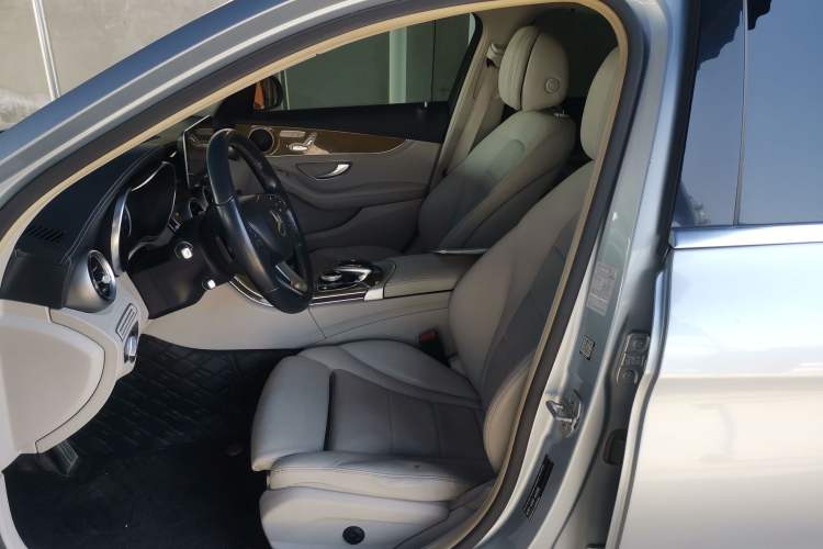 Used Mercedes-Benz C-Class 2015 C 200 L