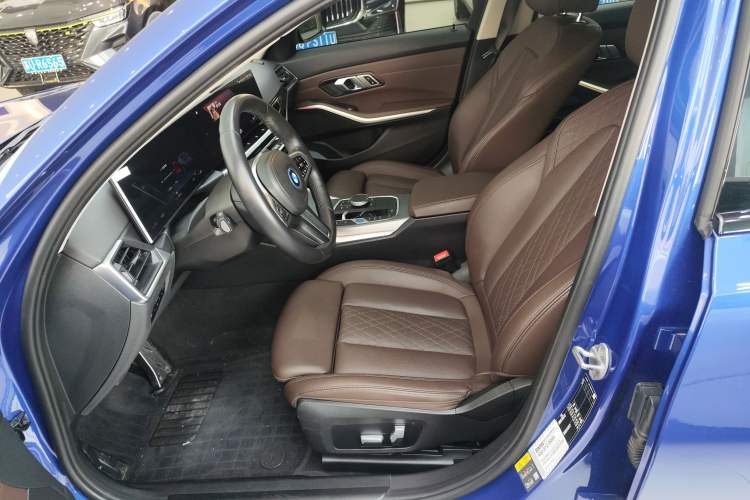 Used BMW i3 2023 eDrive 40 L Midnight Edition
