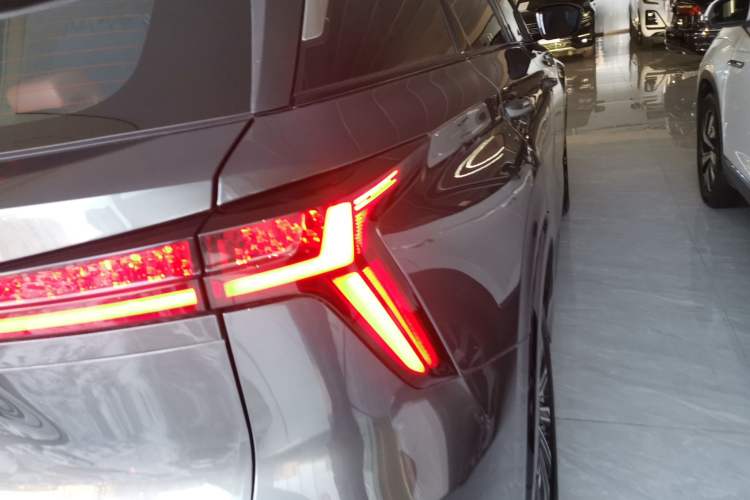 Used Changan CS75 PLUS 2024 3rd Generation Champion Edition 1.5T Intelligent Drive Dynamic Model
