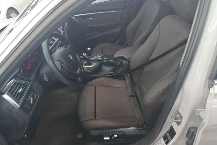 Used BMW 3 Series 2018 320Li Leading Luxury Package
