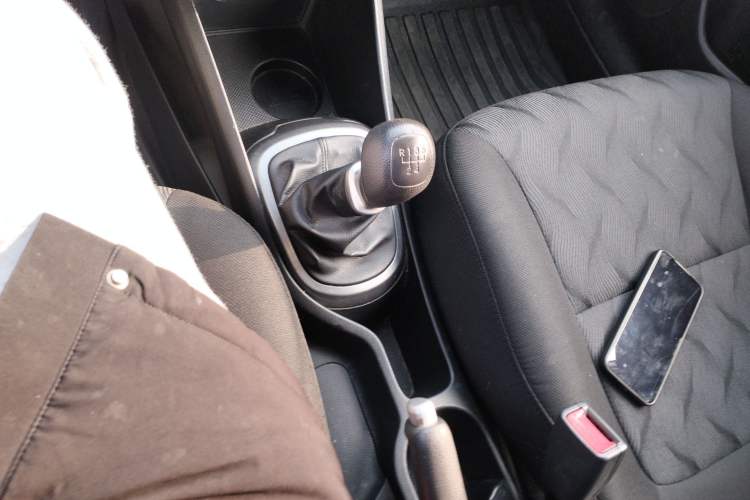 Used Kia K2 2015 Sedan 1.4L MT GLS