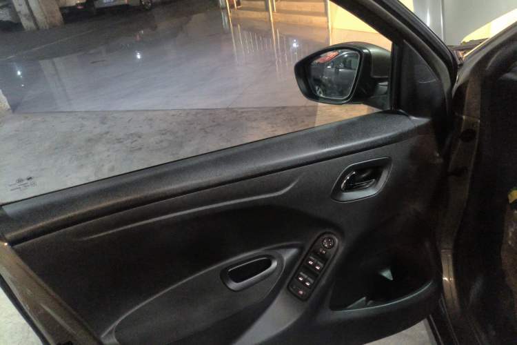 Used Peugeot 301 2014 1.6L Manual Comfort Edition
