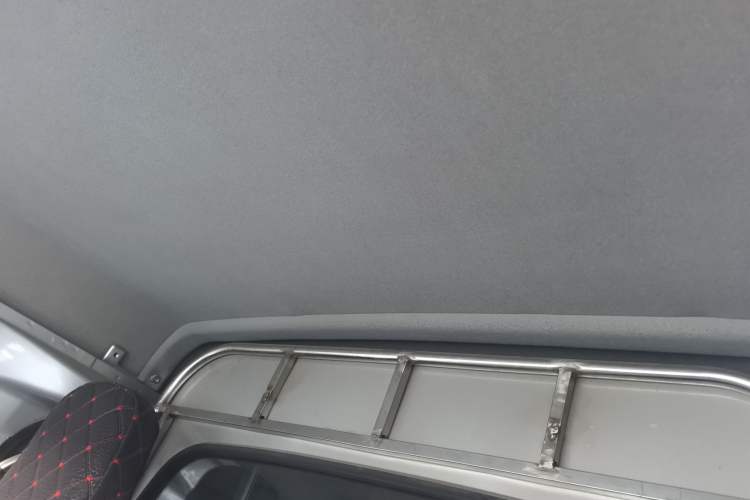 Used Wuling Zhiguang 2020 1.2L Van Utility Model China VI Emission Standard 2 Seats LSI
