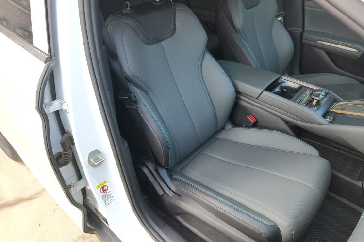 Used BYD Qin L 2024 DM-i 80KM Leading Model
