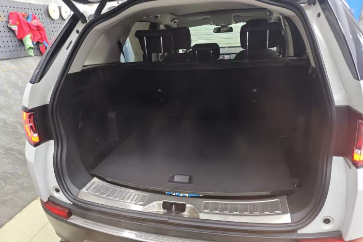 Used Land Rover Discovery Sport 2018 240 PS SE Version