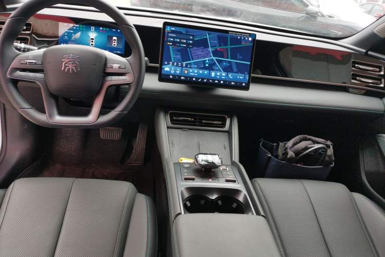 Used BYD Qin L 2025 DM-i Smart Drive 120KM Superior Model
