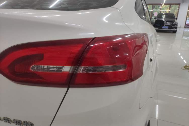 Used Ford Focus 2017 Sedan 1.6L Automatic Fashion Edition Smart Drive Version
