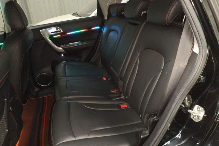 Used Haval H6 2016 Upgraded Model 1.5T Manual Two-Wheel Drive Elite Version
