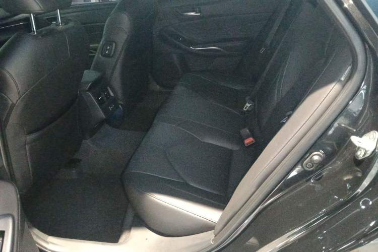 Used Toyota Avalon 2023 2.0L Premium Edition
