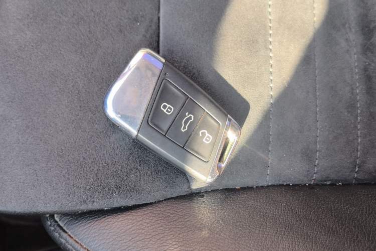 Used Volkswagen Magotan 2017 330TSI DSG Luxury Model
