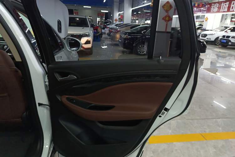 Used Buick Envision 2014 28T Four-Wheel Drive Elite Model
