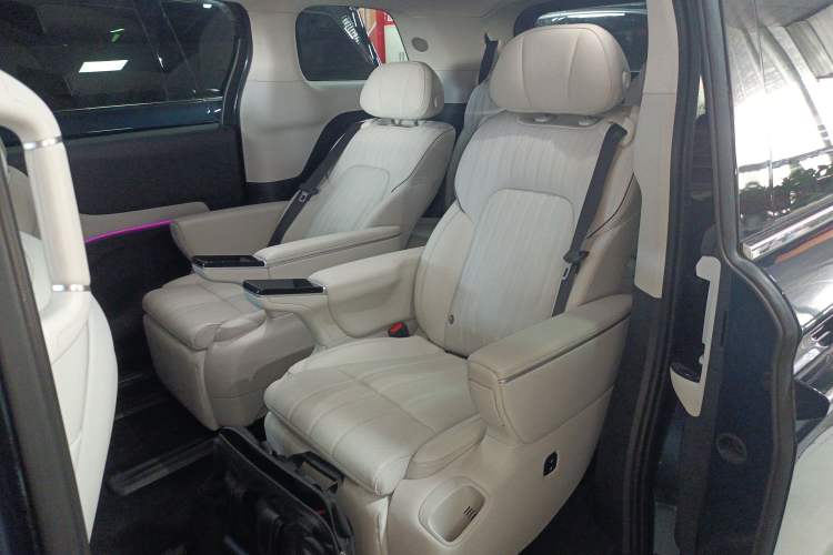 Used VOYAH Dream 2025 PHEV Four-Wheel-Drive Flagship Kunpeng Edition
