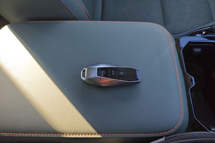 Used  03 2024 472km Four-Wheel Drive Long-Range Smart Enjoyment Version
