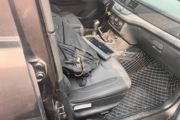 Used Dongfeng Fengon 330 2018 1.5L 330S Premium Edition DK15
