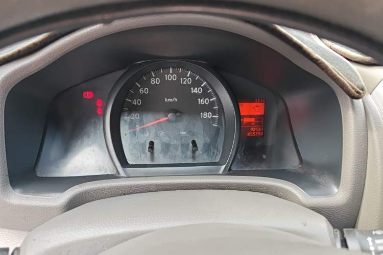 Used Nissan NV200 2014 1.6L Manual Luxury Model China V Standard