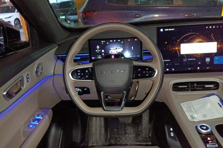 Used Chery Tiggo 8 PLUS 2025 290TGDI DCT Prestige 5-Seater
