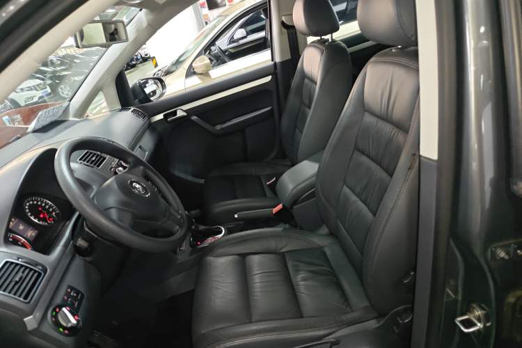 Used Volkswagen Touran 2015 1.4T DSG Comfort Edition 5 Seats
