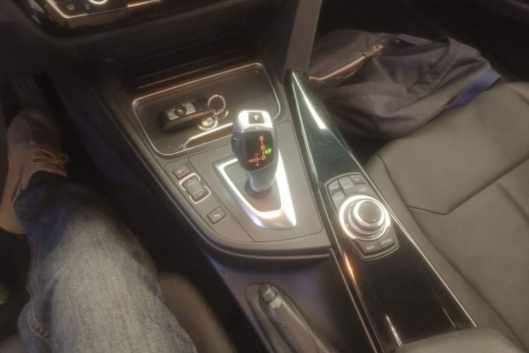 Used BMW 3 Series 2016 320i Fashion Model
