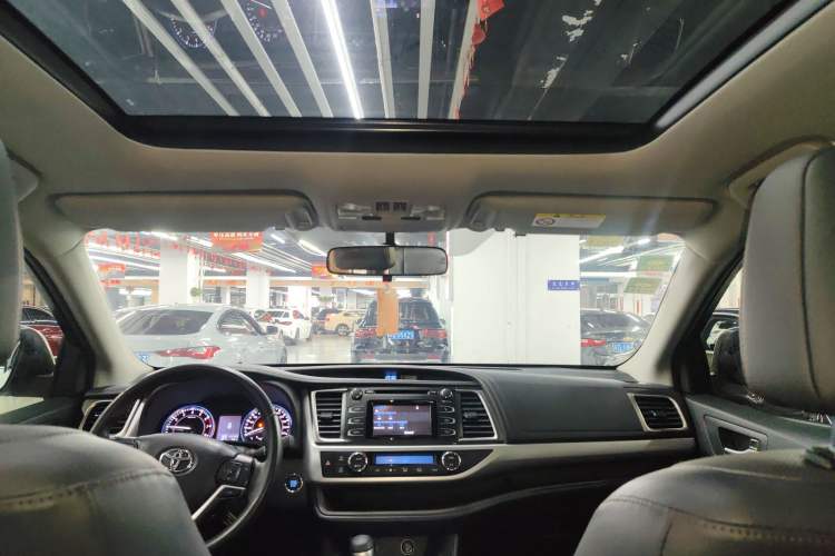 Used Toyota Highlander 2015 2.0T Four-Wheel Drive Luxury Edition 7-Seater
