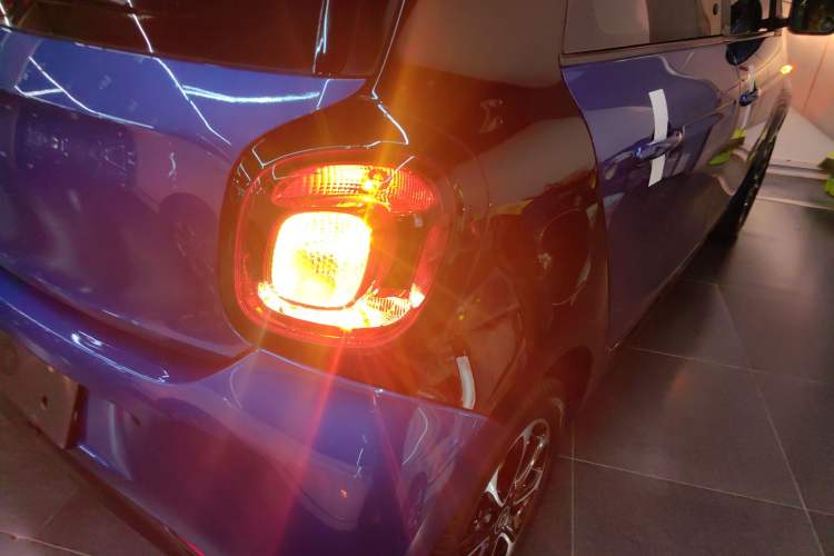 Used  forfour 2016 1.0L 52 kW Passion Edition
