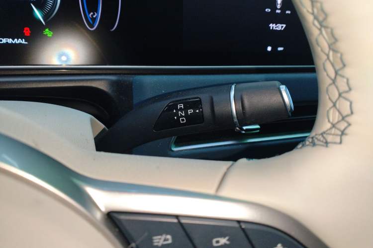 Used ORA Good Cat 2023 401 km Standard Range Premium Version Lithium Iron Phosphate
