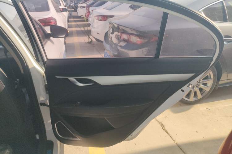 Used Geely Auto Emgrand 2018 1.5L CVT Upward Connect Edition
