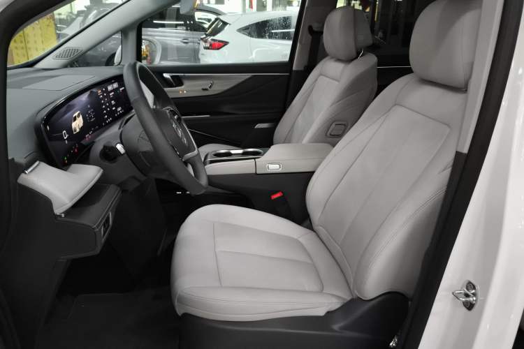 Used Buick GL8 2025 Lu Zun Deluxe Edition
