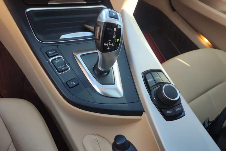 Used BMW 3 Series 2015 320Li Luxury Edition Fashion Model
