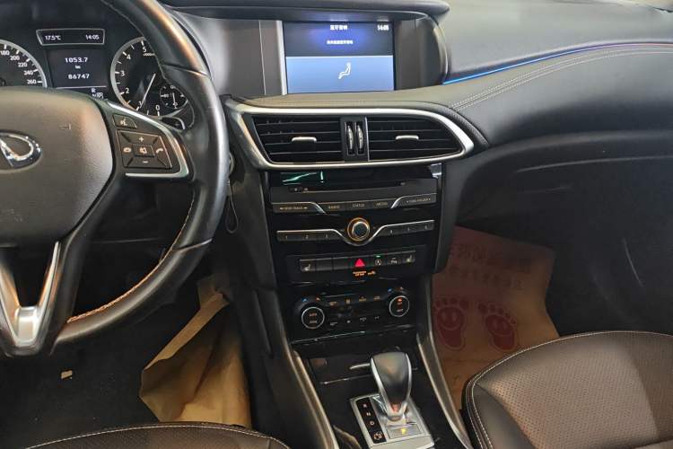 Used Infiniti QX30 2017 1.6T Two-Wheel-Drive Sport Edition