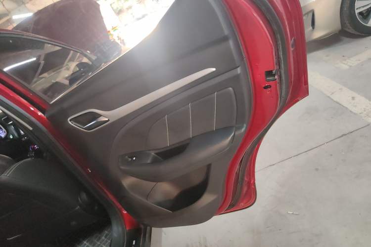 Used MG ZS 2018 1.5L Automatic Luxury Edition China V Standard
