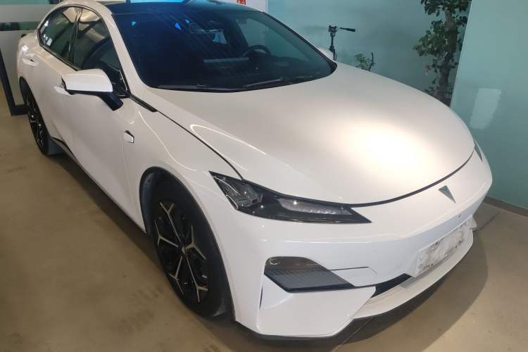 Used  SL03 2023 200Max Range-Extended Version
