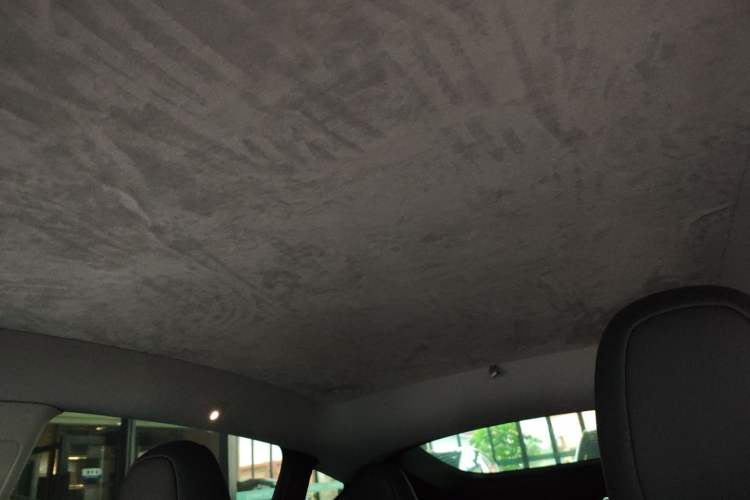 Used Tesla Model Y 2023 Long-Range All-Wheel-Drive Version
